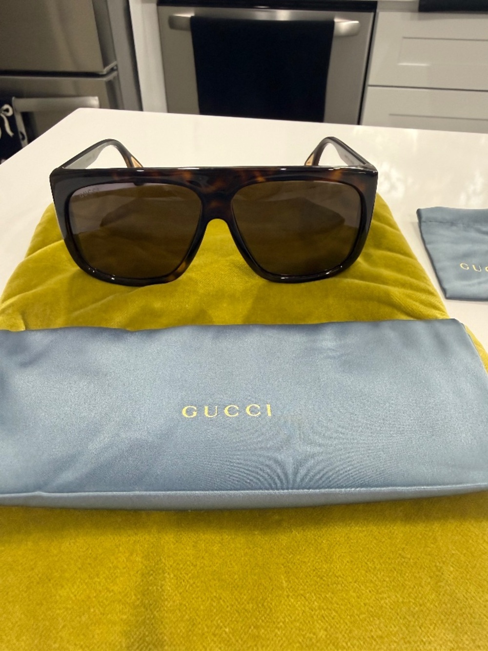 New with receipt Gucci 62mm Shield Aviator